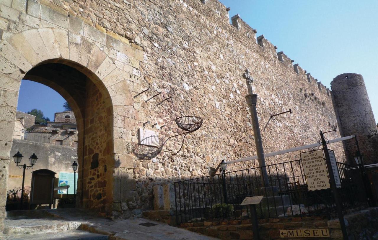 3 Bedroom Gorgeous Apartment In Tossa De Mar Exterior photo
