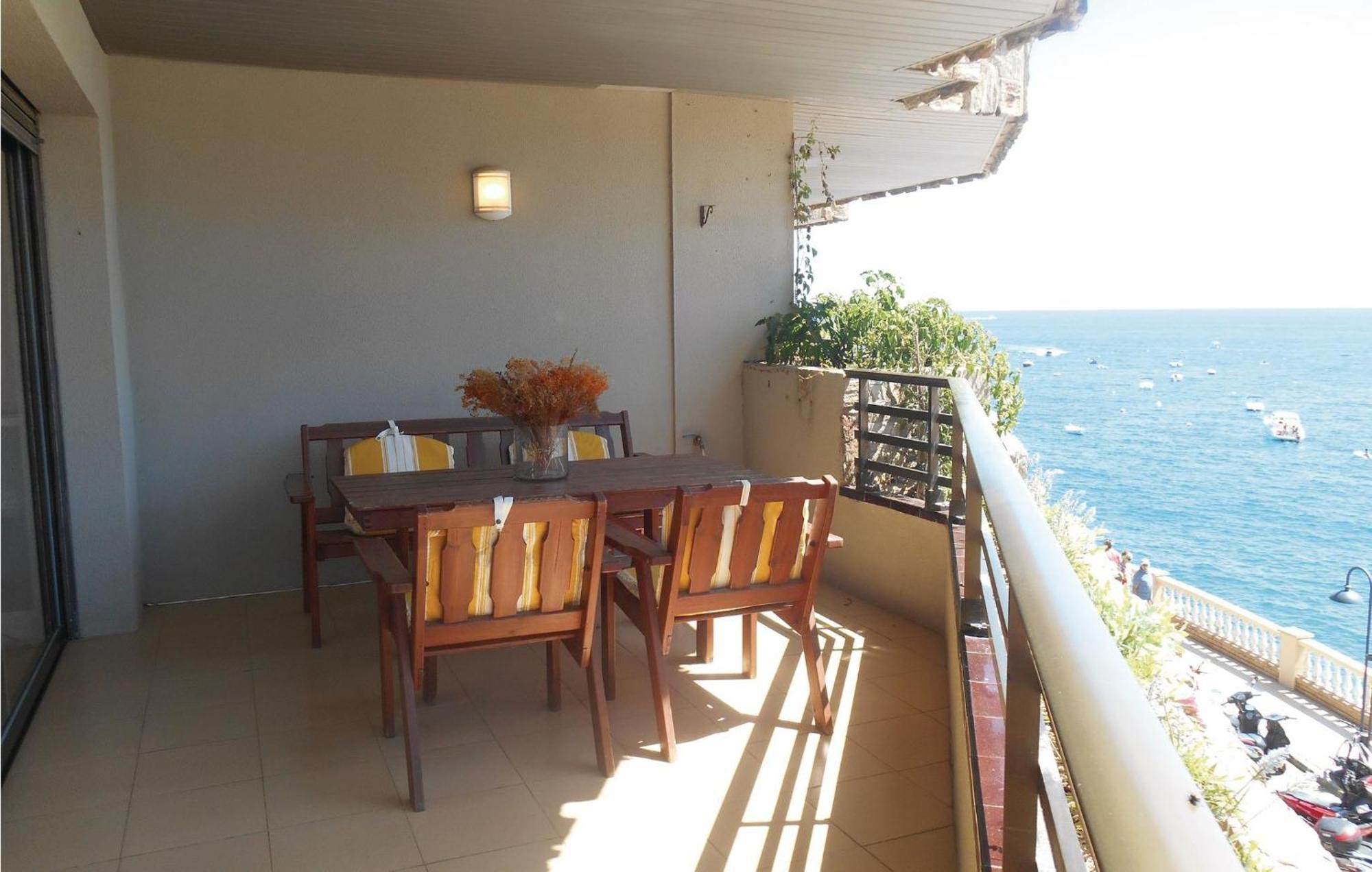 3 Bedroom Gorgeous Apartment In Tossa De Mar Exterior photo