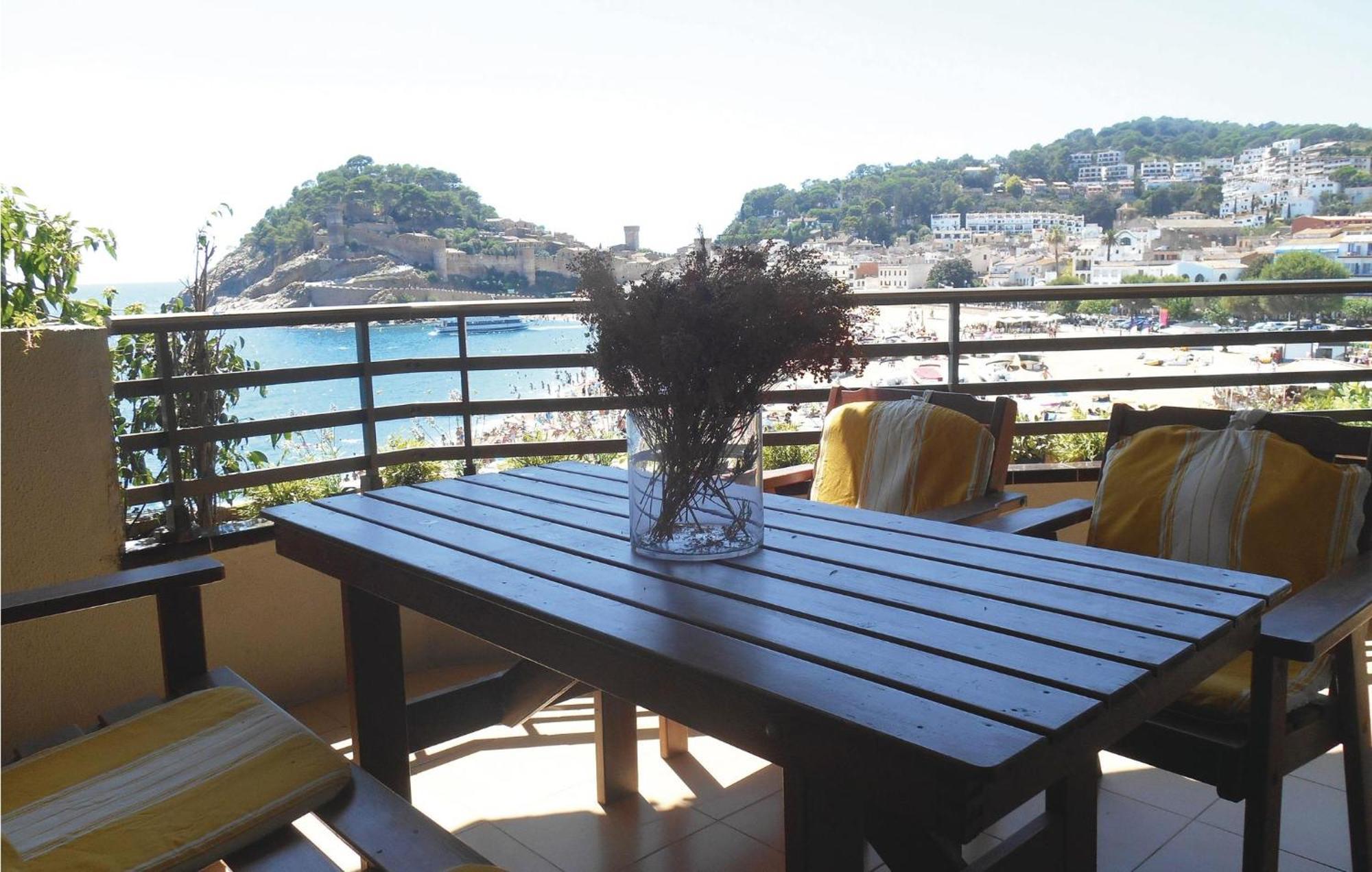 3 Bedroom Gorgeous Apartment In Tossa De Mar Exterior photo