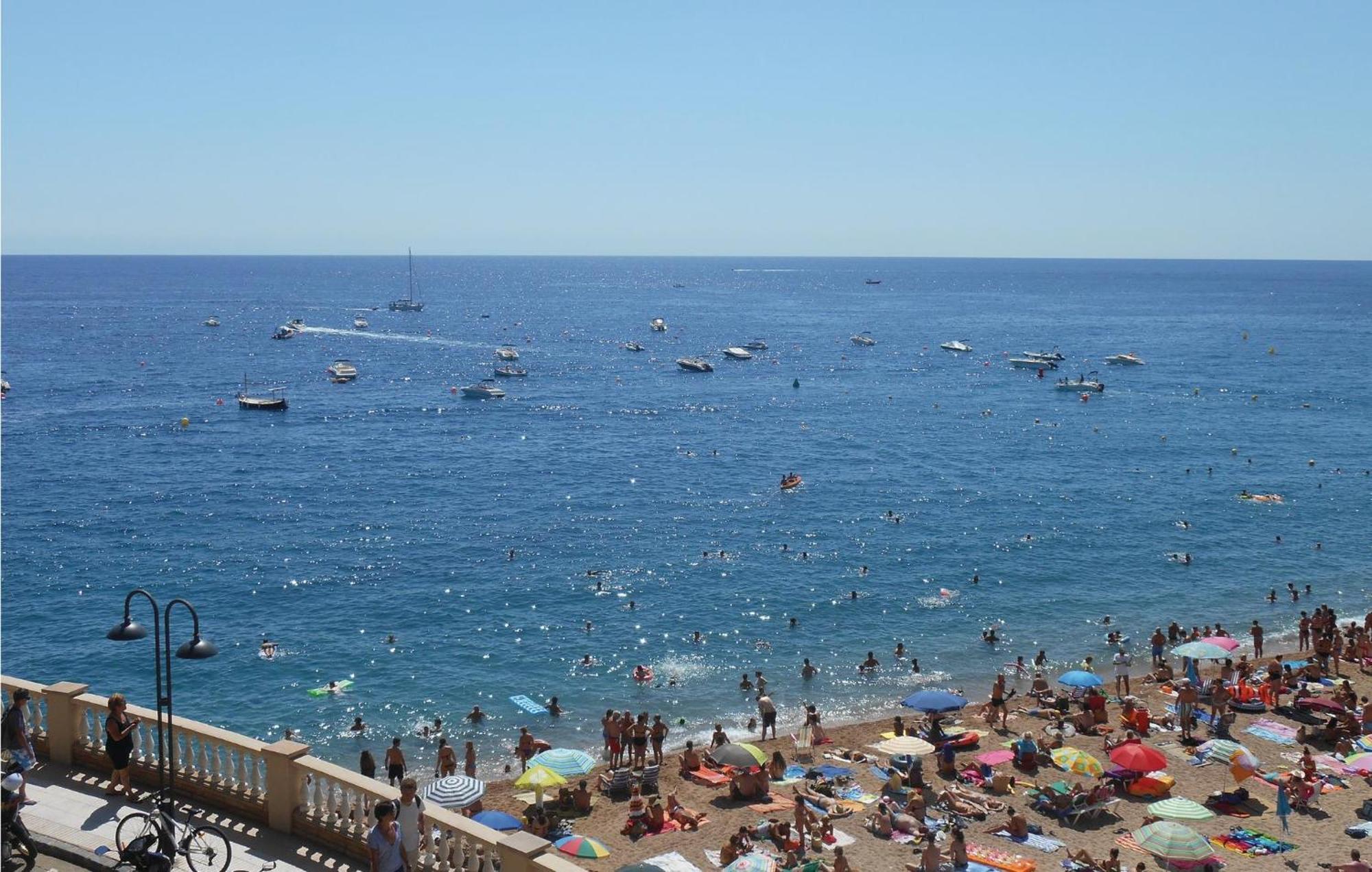 3 Bedroom Gorgeous Apartment In Tossa De Mar Exterior photo