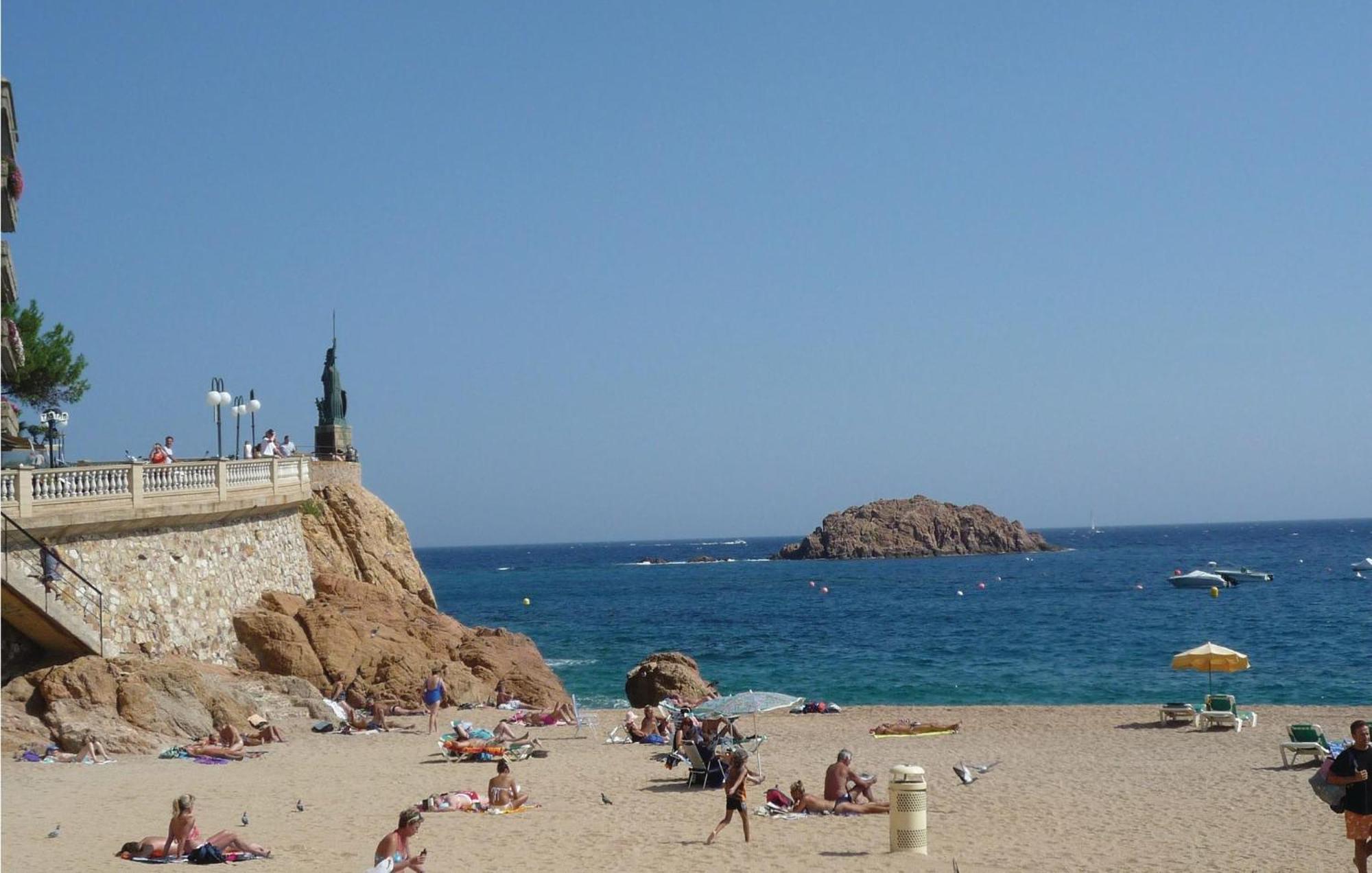 3 Bedroom Gorgeous Apartment In Tossa De Mar Exterior photo